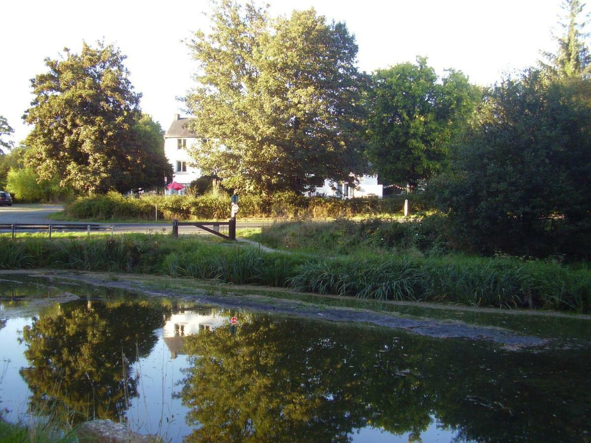 Rostrenen La Maison Du Canal מראה חיצוני תמונה